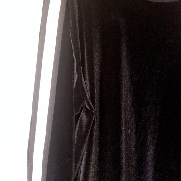 NWOT Velour mock neck pullover - Picture 2 of 2